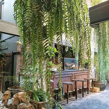 Bed and Breakfast J No.14 Бангкок Экстерьер фото